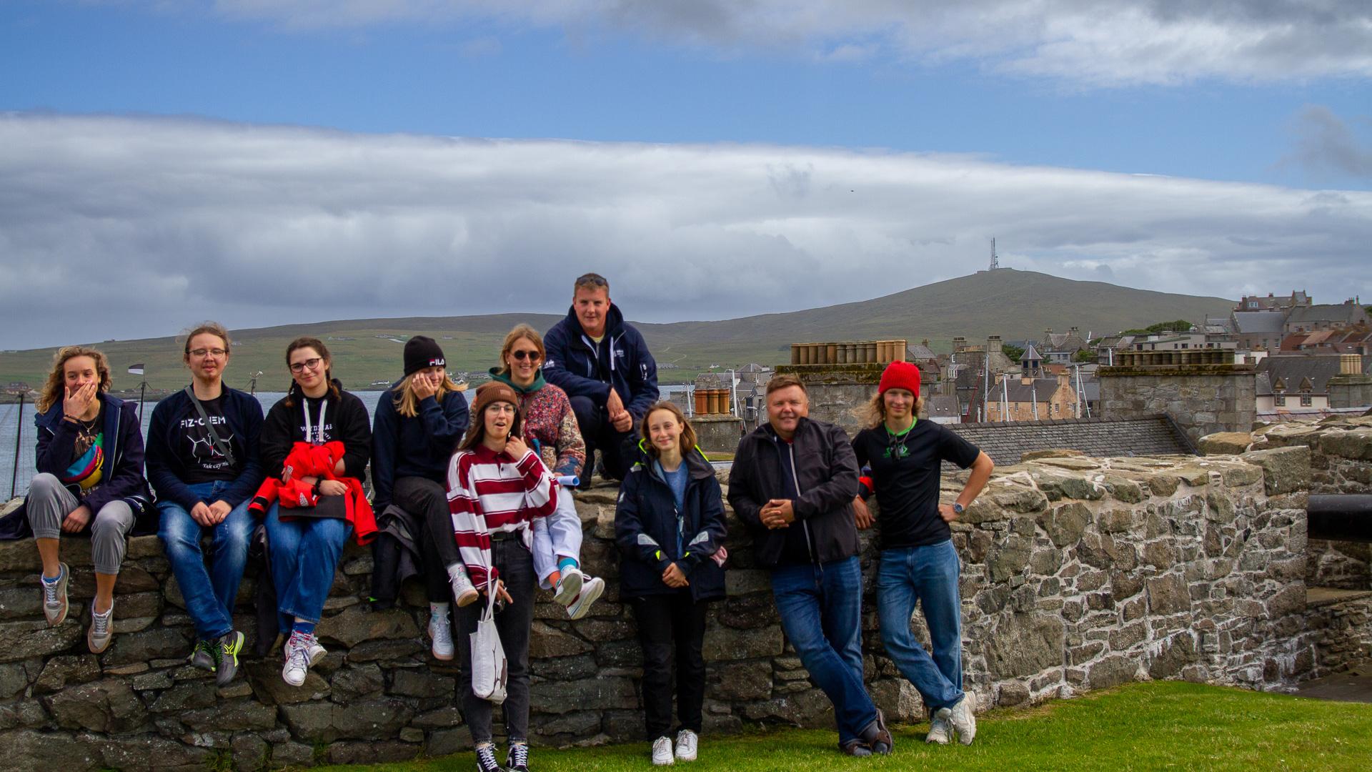 Załoga Daru Szczecina na Wyspach Owczych 